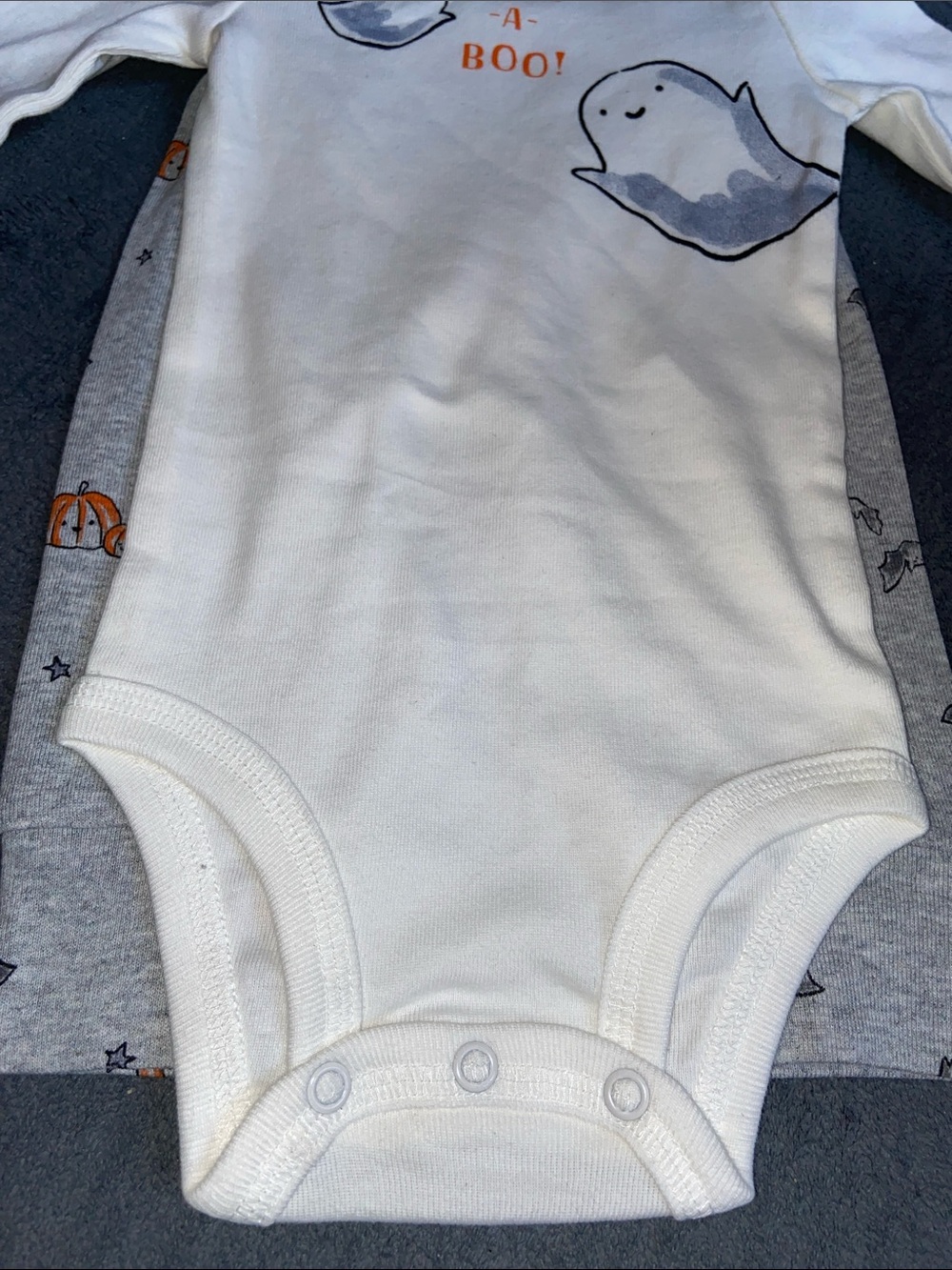 Carter's Cream Ghost 'Peek-A-Boo' Long-Sleeve and Pants size 6 Months - Picture 4 of 7